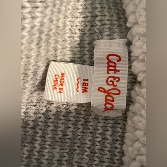 Cat and Jack bear ears hoodie, size 18m - Picture 9 of 10